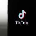Explorando las restricciones a los productos vendidos por los creadores de tiendas TikTok